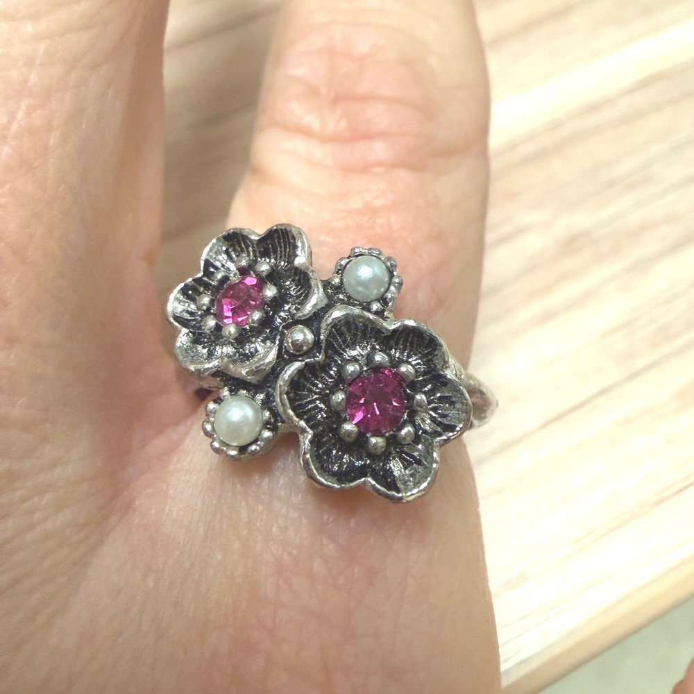 Vintage Avon Silver Tone Pink Rhinestone Faux Pearl Flower Adjustable Ring